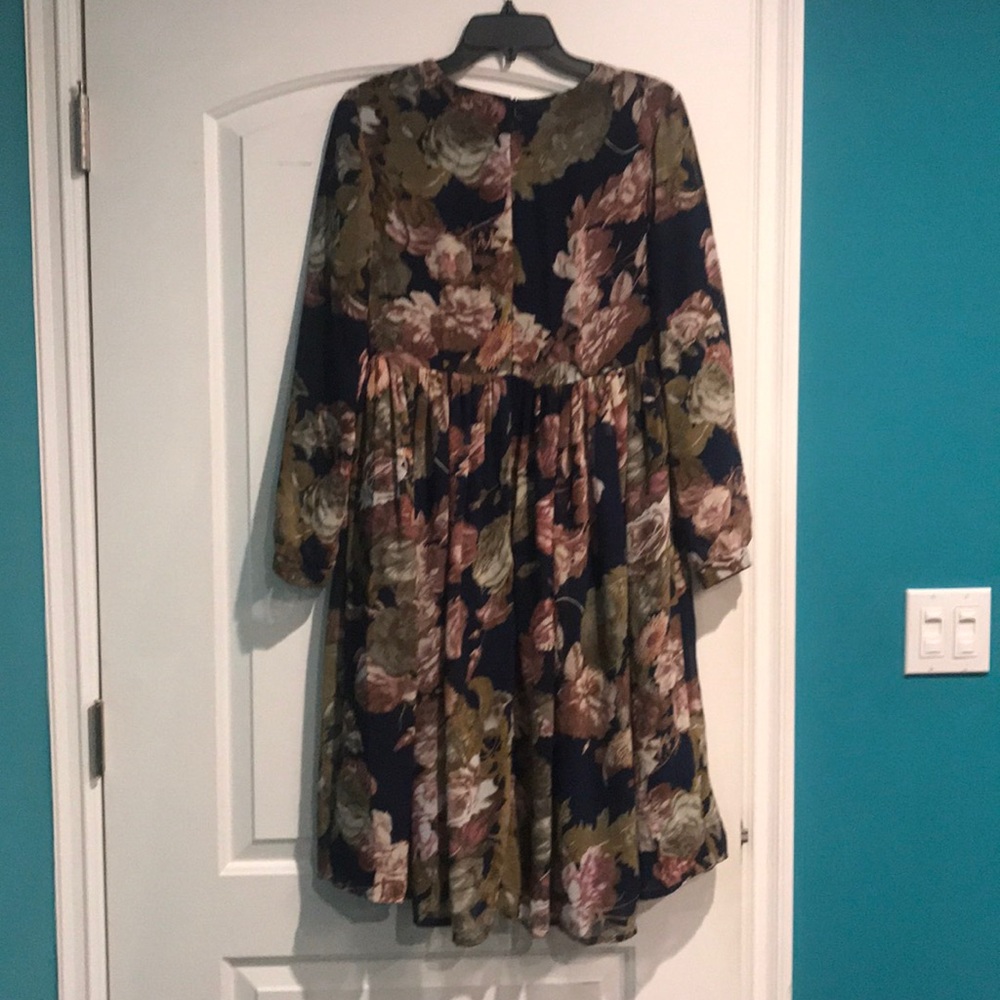SHABBY APPLE FLORAL DRESS - Picture 6 of 8